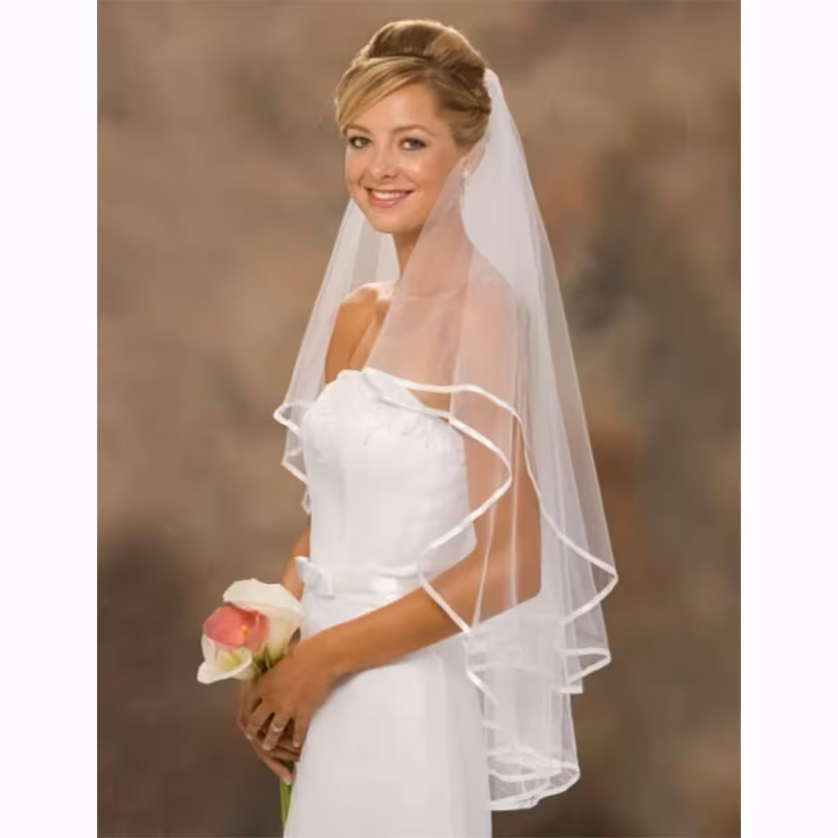 Fin, bel tančica, idealen za nevesto z rafiniranim okusom