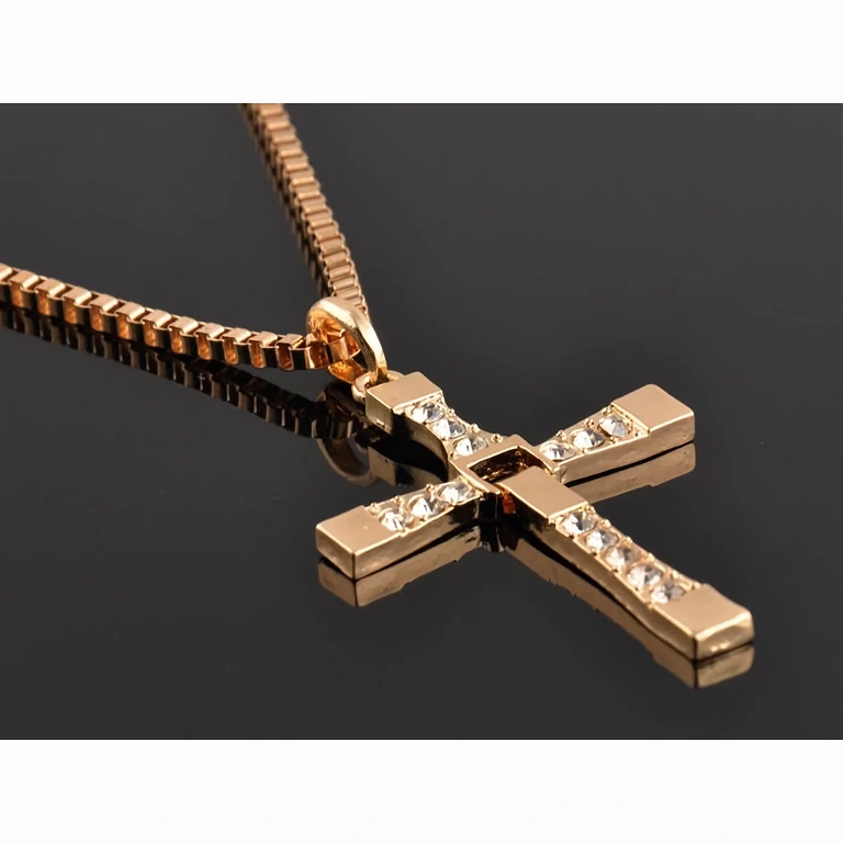 Zlati obesek križ s sintetičnimi Swarovski kristali