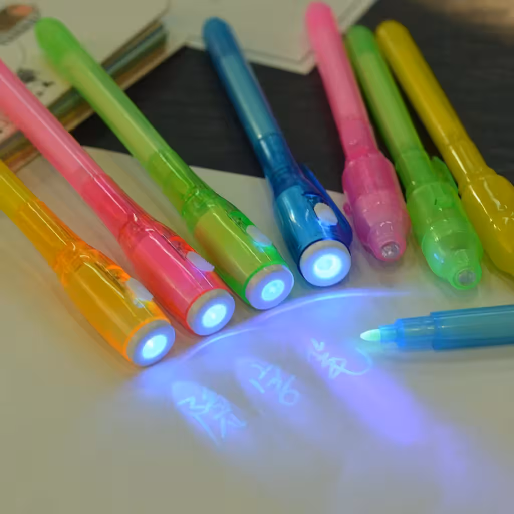Set 5 pisal z nevidnim črnilom in UV lučko – skrivno pisanje, sporočila, otroške igre