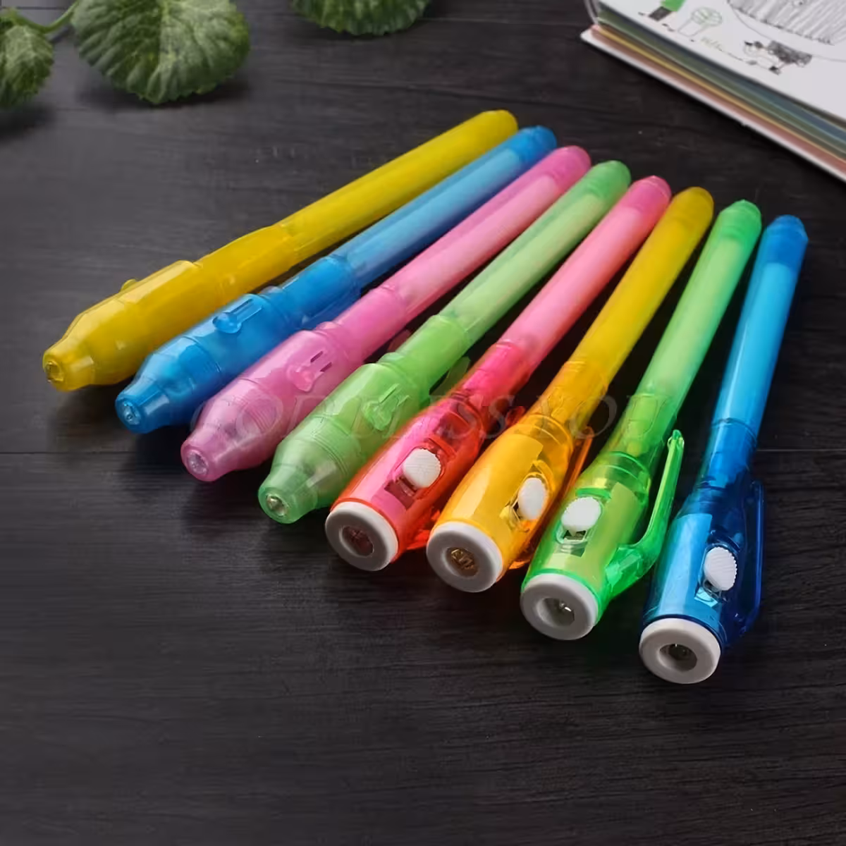 Komplet barvnih pisal z nevidnim črnilom, popoln za ustvarjalne igre