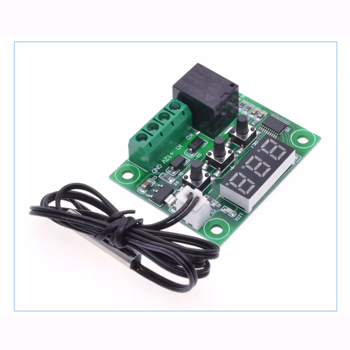 LED zaslon in gumbi za nadzor temperature