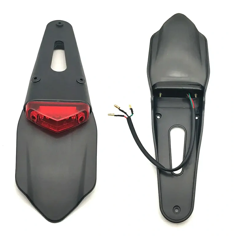 Popoln komplet zadnjega blatnika z LED zavorno lučjo za motor