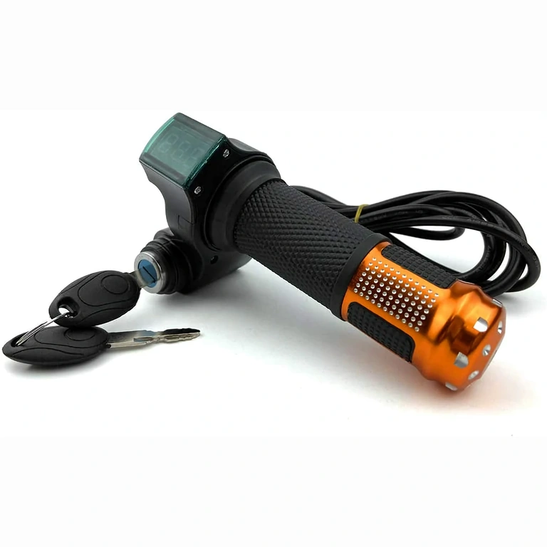 Pospeševalnik s ključem za električni skiro Ročica z ključem in prikazom baterije za električni skiro 12V-72V