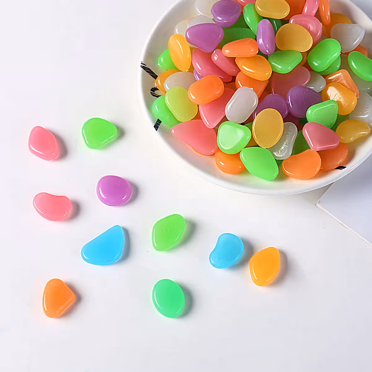 Dekorativni paket s 100 fosforescentnimi kamenčki