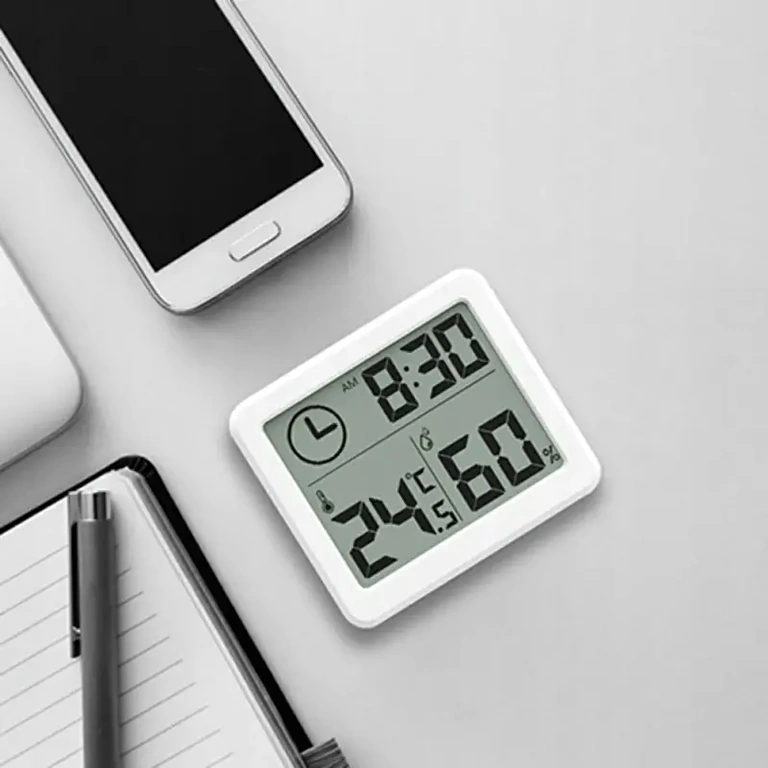 Senzor sobe – higrometer z velikim LCD zaslonom Naprava za nadzor klime v prostoru, z LCD zaslonom in sodobnim dizajnom