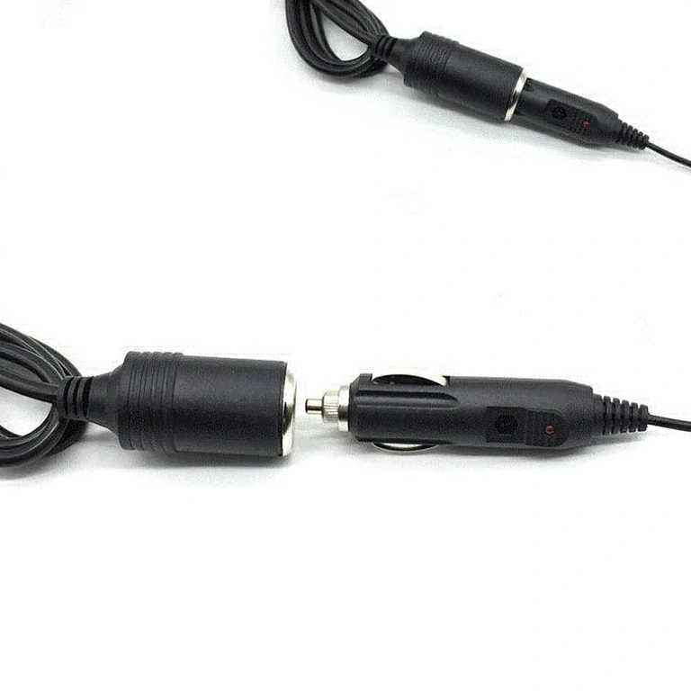 Pretvornik vtičnice avtomobilske vžigalke 12V 10A Pretvornik napetosti 220V na 12V z vtičem za avtoprižigalnik, 10A, moč 120W