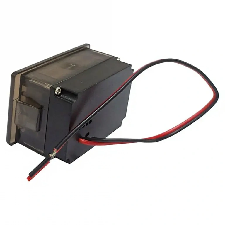 Naprava za preverjanje stanja baterije za skiroje, kolesa, ATV-je