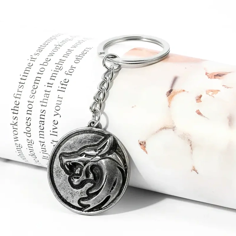 Ogrlica in brelok volk The Witcher Metalna verižica in obesek z volčjo glavo The Witcher, starinski videz