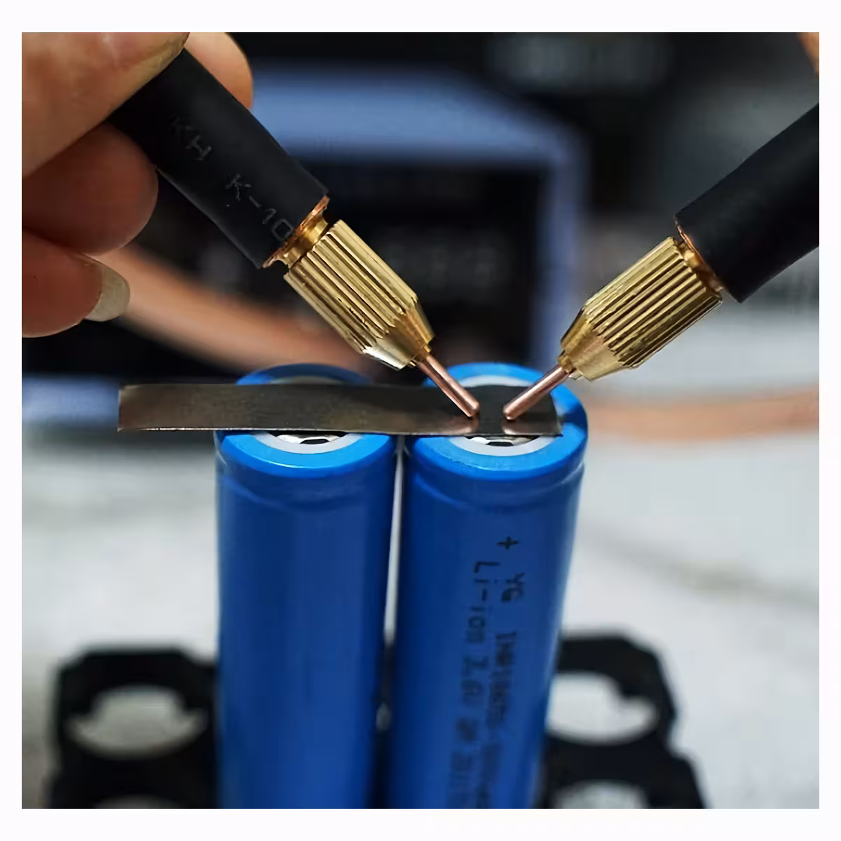 Točkovna varilna naprava 800A za Li-Ion in Ni-CD baterije