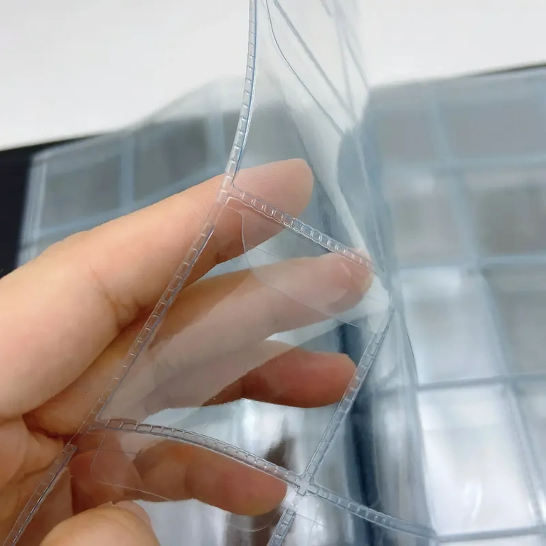 Trden album iz sintetičnega usnja za shranjevanje kovancev