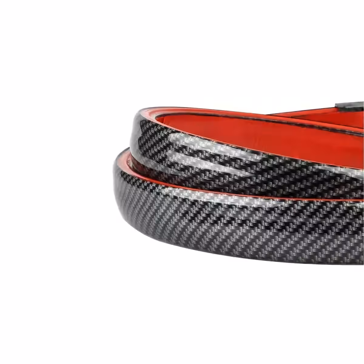 Spoiler s karbonskim videzom in LED trakom za zavorno svetilko