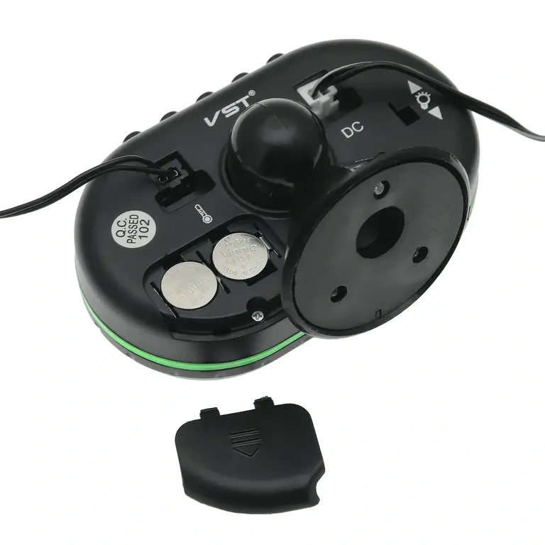 Digitalni voltmeter s temperaturnim senzorjem za avtomobil