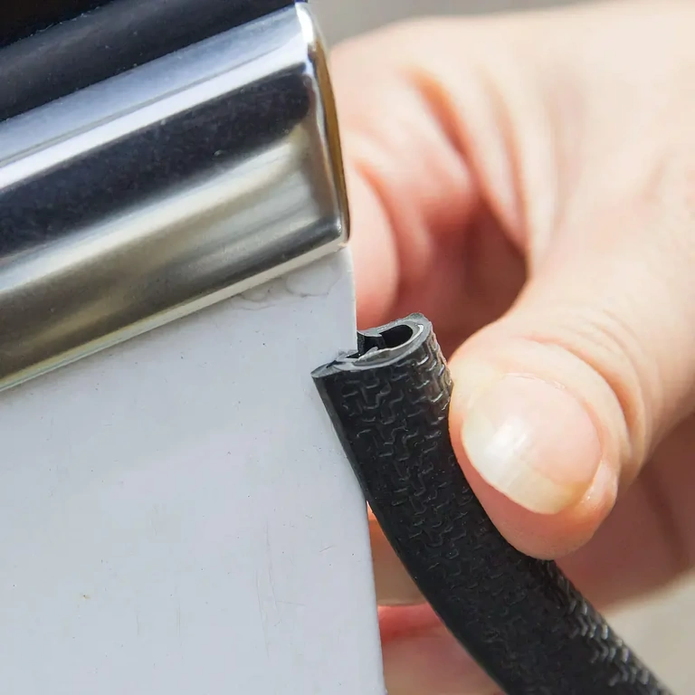 Zaščitni robni trak za vrata avtomobila Fleksibilni zaščitni trak za robove avtomobilskih vrat