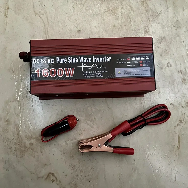 12V-220V inverter s sponkami za baterijo Popoln paket s kabli in hitrimi priključki