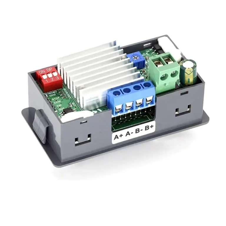 Pogled od zadaj na terminale modulov za CNC stepper nadzor