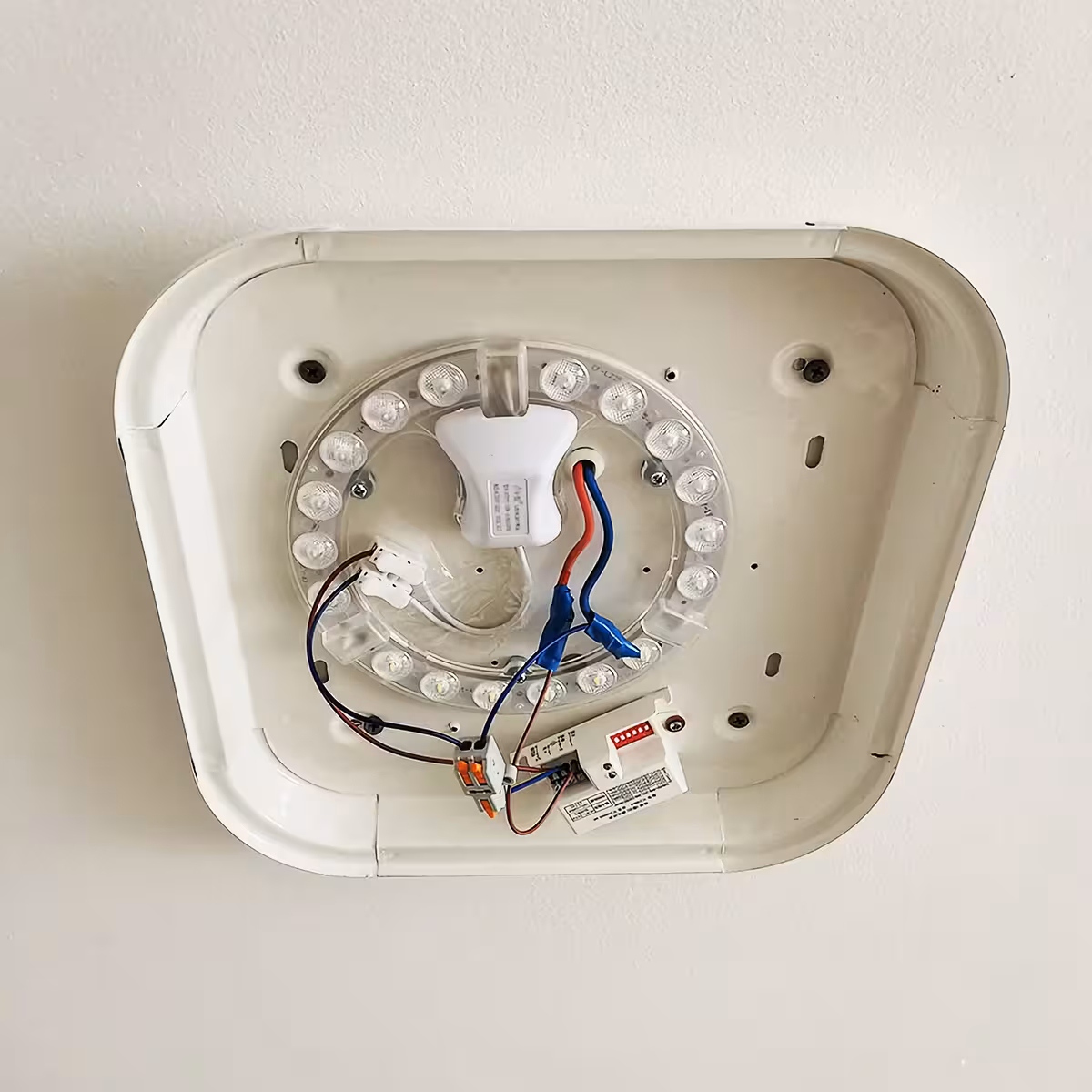 Montaža senzorja na visoko strop, do 6 metrov