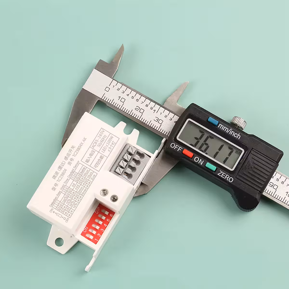 Natančne dimenzije senzorja z 3 žicami, za natančno montažo