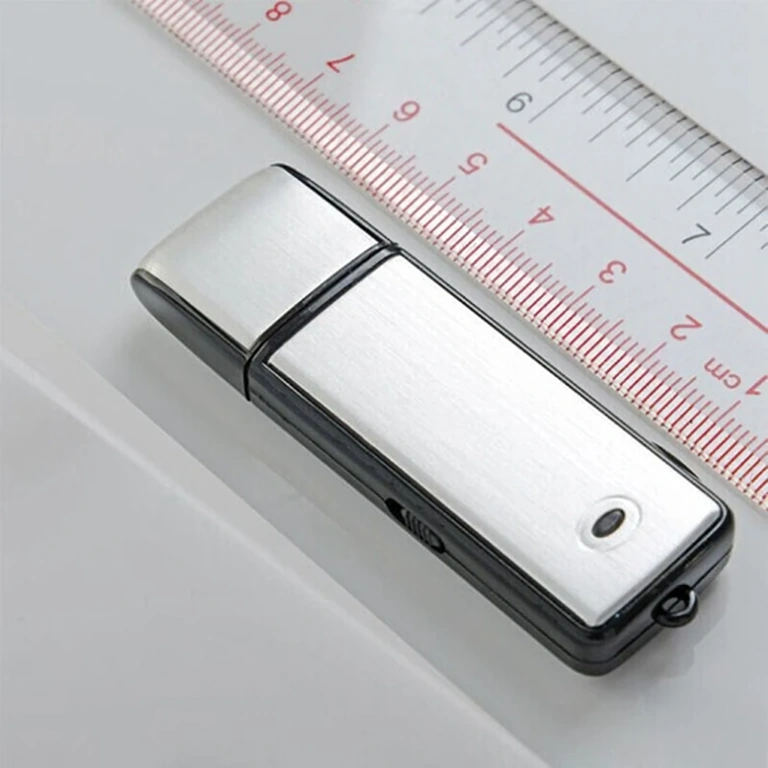 Diskreten USB ključek z nevidno LED za snemanje