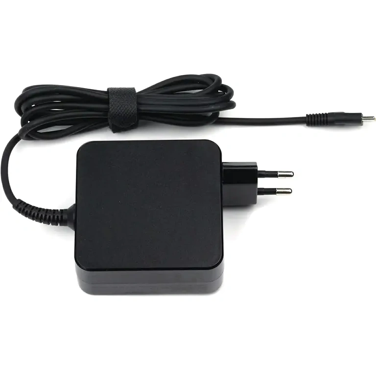 USB-C polnilec z več zaščitami USB-C polnilec z zaščito pred prenapetostjo in kratkim stikom