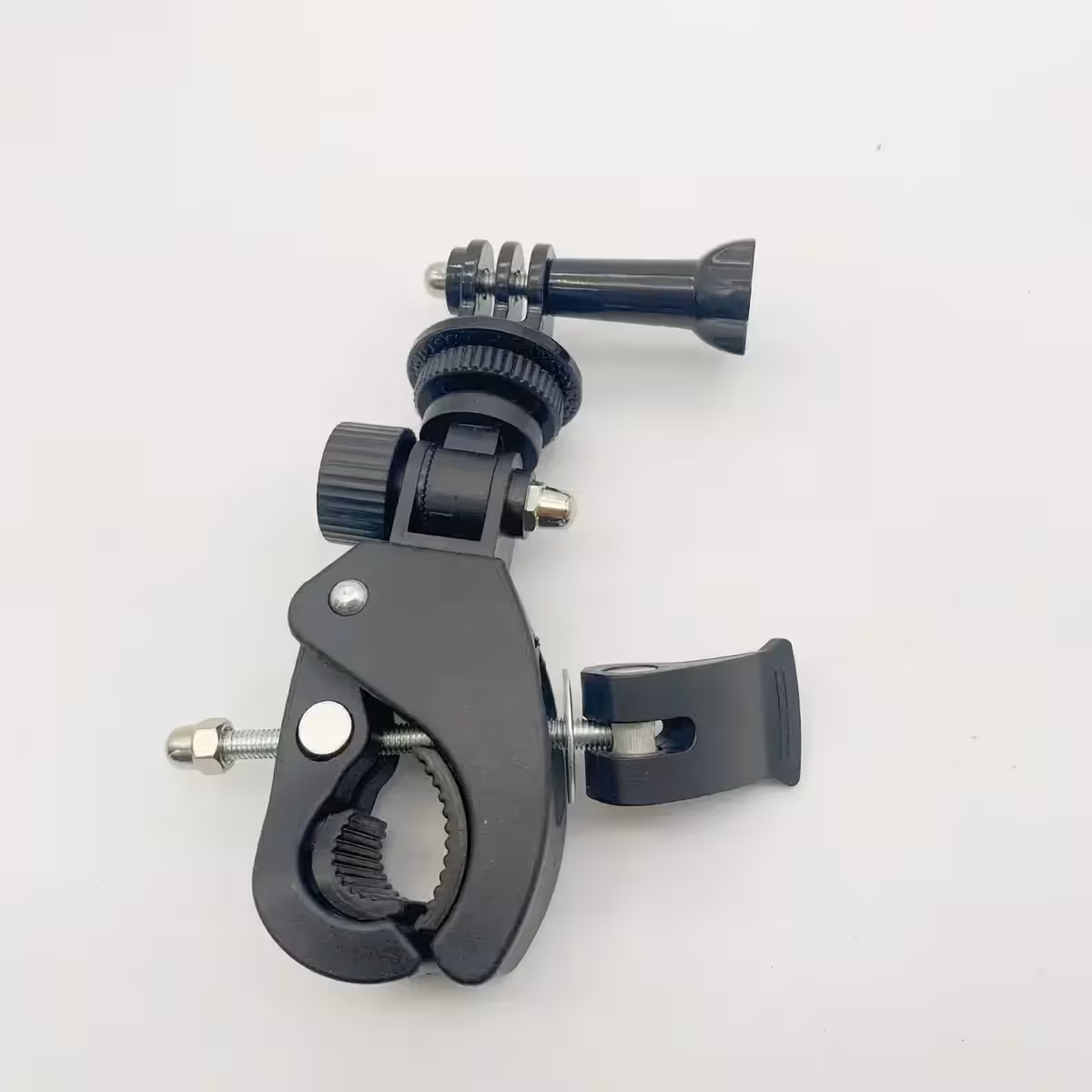 Krmilni nosilec za GoPro kamero na motorju, stabilen in trpežen