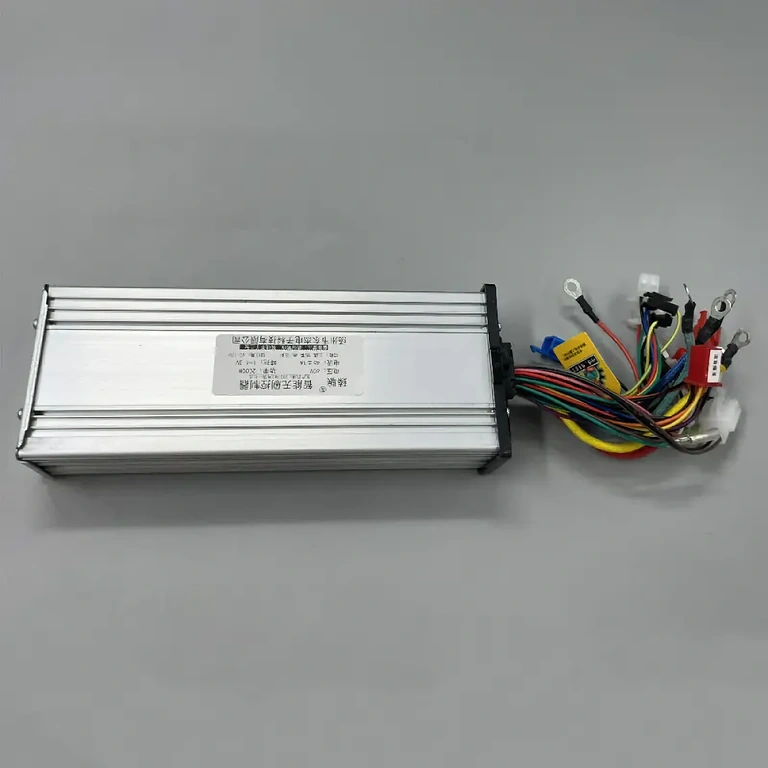 Zanesljiv krmilnik za skuter Harley, moč 2000W, tok 45A