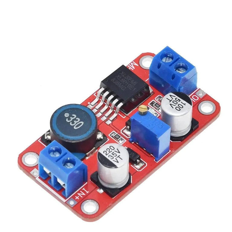 XL6019 DC-DC Boost Converter, jasen sprednji pogled za podrobno oceno dizajna