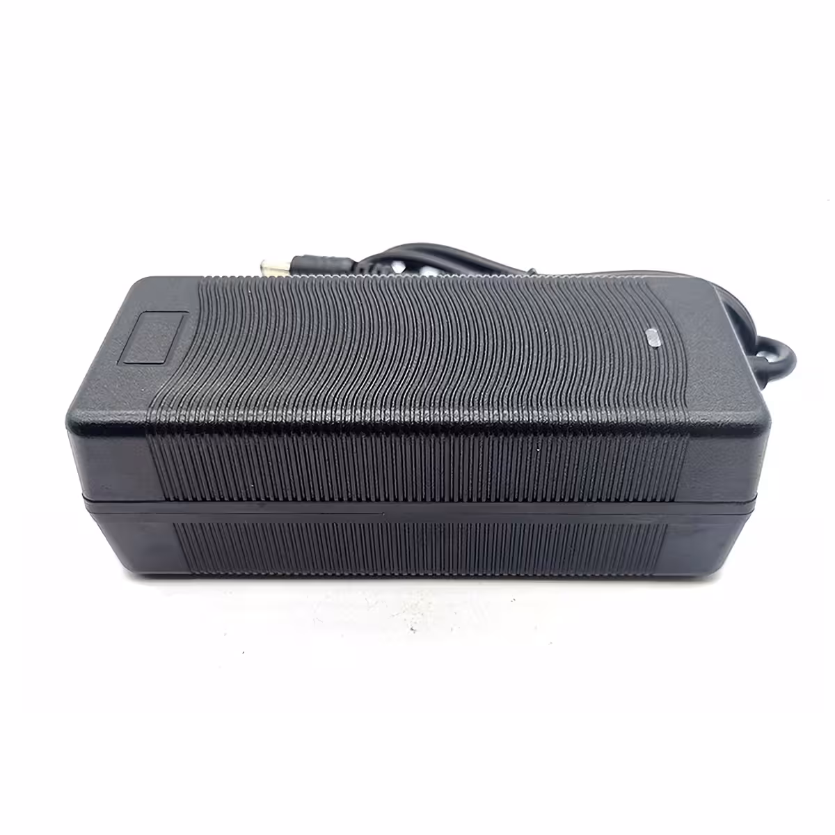 Polnilec 36V–42V 3A s priključkom GX16 (3 pini), združljiv z električnimi kolesi entry-mid