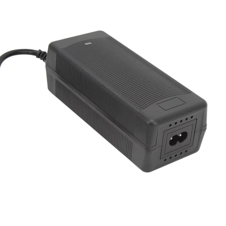 Polnilec 52V–58.8V 2A s coaxialnim priključkom 8mm, združljiv s skiroji in električnimi skuterji