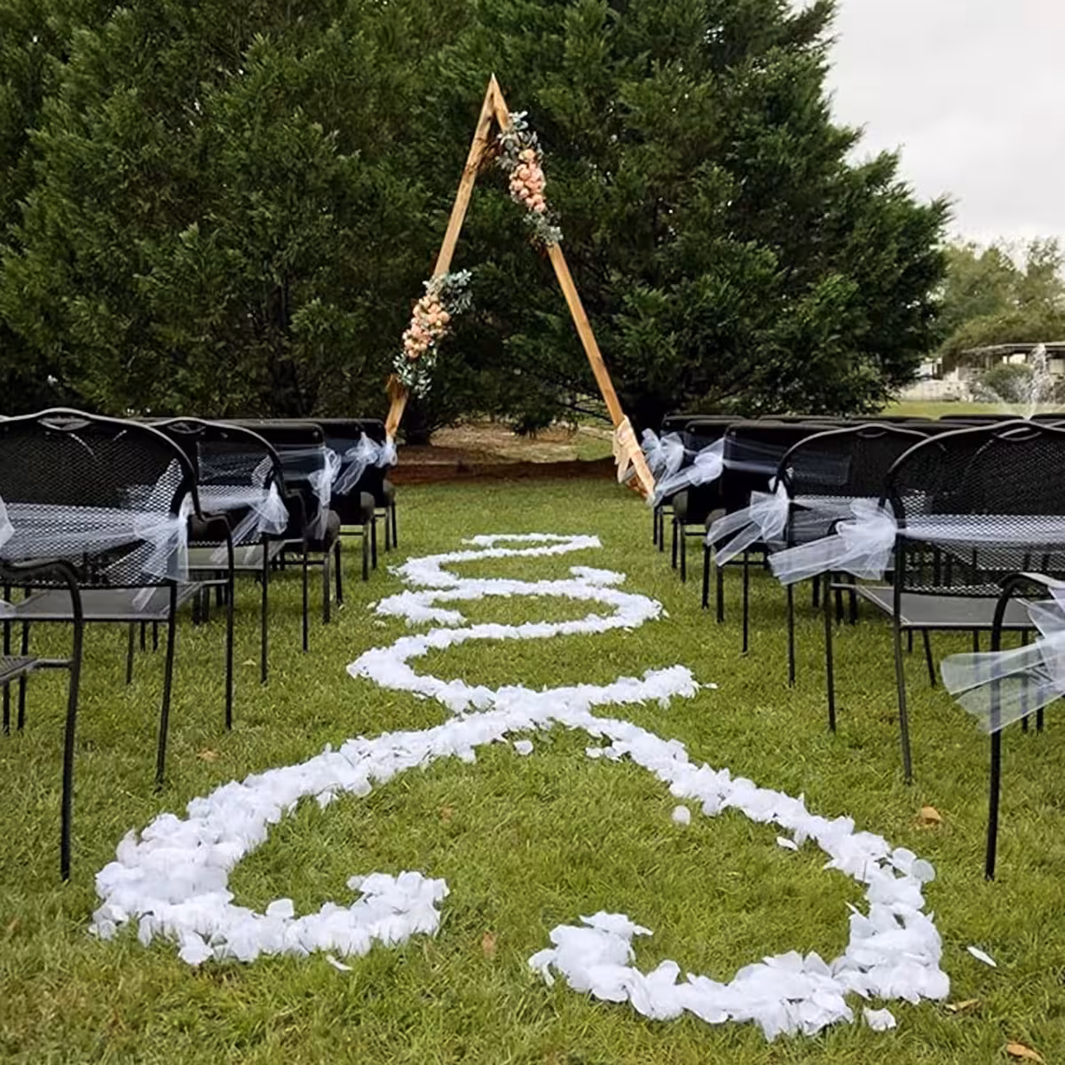 Komplet 500 belih umetnih cvetnih listov za poroko in dogodke