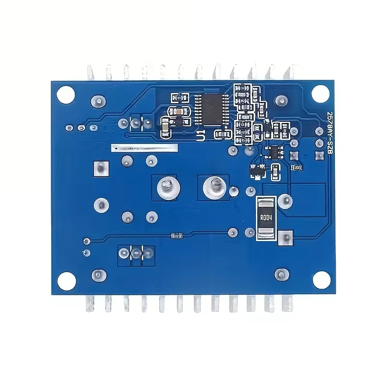 Uporaba step-down pretvornika 20 A 300 W v avtomobilskih aplikacijah