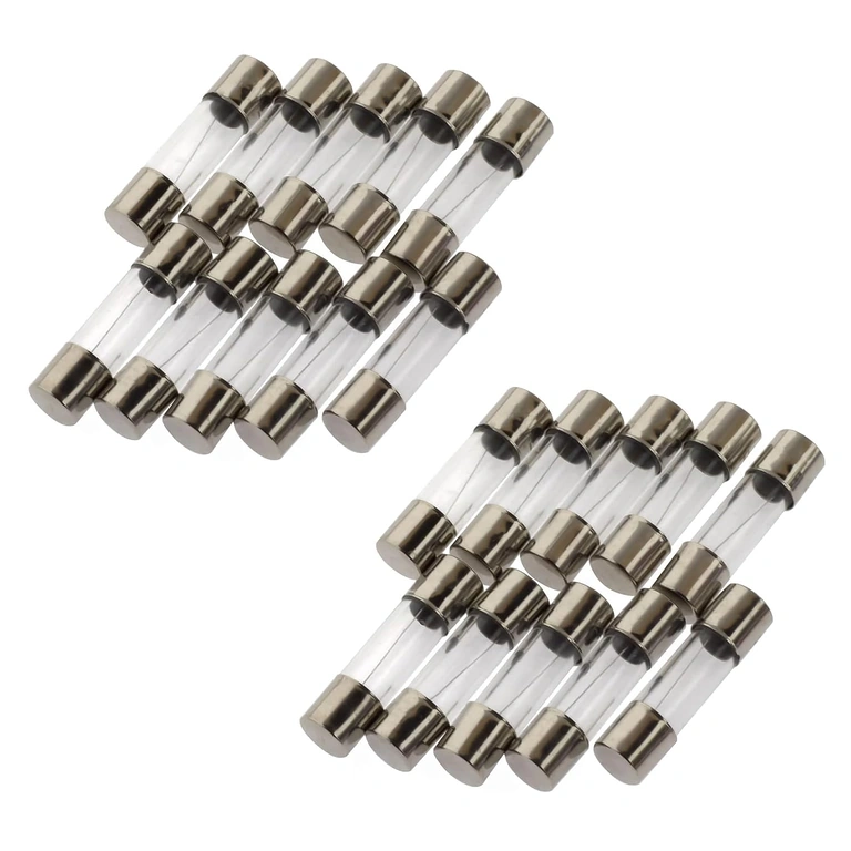 Steklena varovalka 10A 5×20 mm nameščena v električni napravi