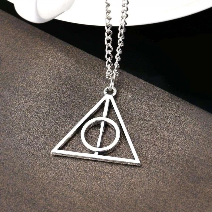 Obesek z verižico Medaljon Harry Potter Deathly Hallows Triangle novo srebro